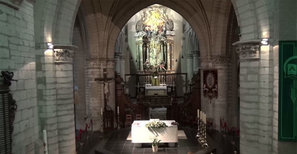 drone inspecteert sint waldetrudiskerk herentals belgie