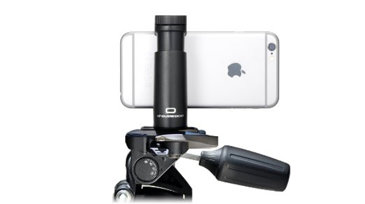 Met deze simpele gadget maak je betere opnames met je smartphone Met deze simpele gadget maak je betere opnames met je smartphone