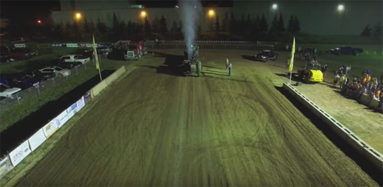 Tractor pull wedstrijd in Hammond gefilmd met drone Tractor pull wedstrijd in Hammond gefilmd met drone