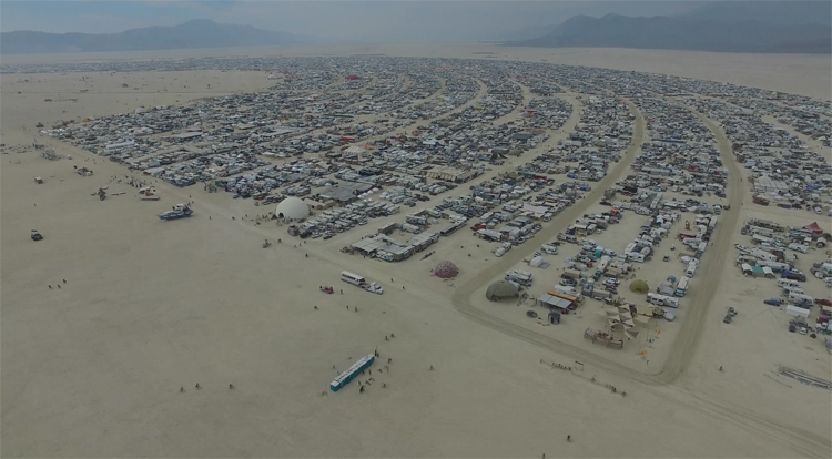 Dronebeelden van Burning Man Festival 2016 Dronebeelden van Burning Man Festival 2016