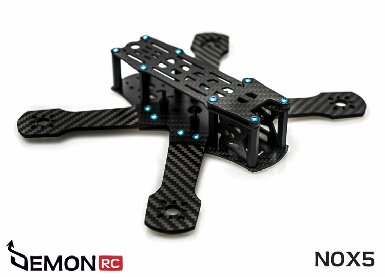 Super vette FPV racing video bij oud vervallen gebouw Super vette FPV racing video bij oud vervallen gebouw