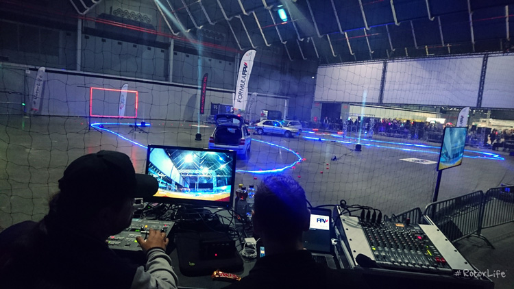 Vince Irie trollt Casey Neistat tijdens Bright Day 2017 Vince Irie trollt Casey Neistat tijdens Bright Day 2017